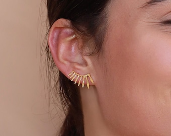 14k Gold Crawler Earring, 14k Gold Ear Climber, Unique Gold Jewelry, Spike Earring, Edgy Earring, Palm Earring, Ear Climber, Ear Crawler