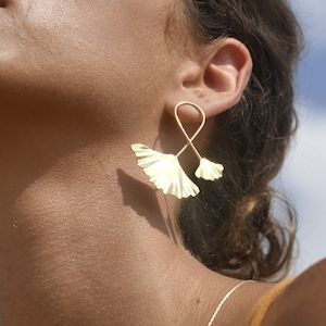 Ginkgo Biloba Drop Earrings, Gold Fan Earrings, Gold Ginkgo Leaf Earrings, Cluster Earrings, Botanical Earrings, Dangle leaf Earrings, large