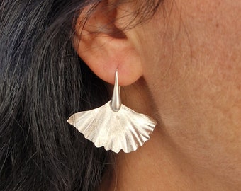 Silver leaf earrings, Silver Shell Earrings, ginkgo earrings sterling, dangle silver earrings, Ginkgo Biloba Earrings, gingko leaf earrings