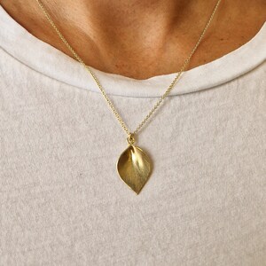 Petal Necklace, Gold Leaf Necklace, Unique Boho Necklace, Nature Inspired Jewelry, Nature Lover Gift, Leaf Pendant Necklace, Botanical
