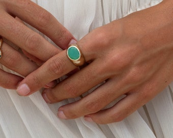 Chrysoprase Ring, Gemstone Signet Ring for Women, Chunky Gold Signet Ring, Chrysoprase Ring for Women, Unique Jewelry Gift, Natural Gemstone