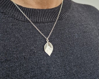 Petal Necklace, Silver Leaf Necklace, Nature Inspired Jewelry, Nature Lover Gift, Leaf Pendant Necklace, Botanical Necklace, Modern Necklace