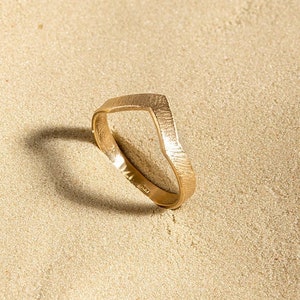 Gold V Ring, Gold V Wedding Band, 14k Gold Chevron Ring, Solid Gold Jewelry, Chevron Wedding Band, Solid Gold Geometric Ring, Dainty V Ring