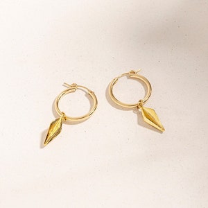 Hoop Charme Ohrring, Gold Charme Ohrringe, Einzigartige Gold Schmuck, Gold Geometrische Ohrringe, Ohrringe Geschenk für Frau, Rhombus Ohrringe, Spike