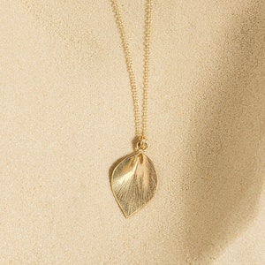 Gold Leaf Necklace, Leaf Pendant Necklace, Petal Necklace, Nature Inspired Jewelry, Nature Lover Gift, Organic Necklace, Botanical Necklace