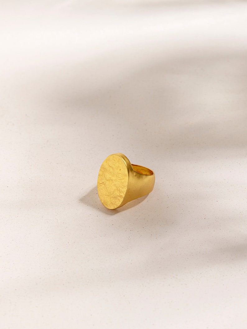 Large Signet Ring, Gold Signet Rings for Women, Oval Signet Ring, Patterned ring, Big rings For Women, Textured Ring, Unique Rings for Her image 2