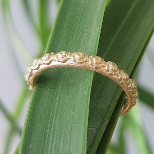 Stackable Flower Ring, 14k Gold Floral Band, 14k Gold Flower Band ...