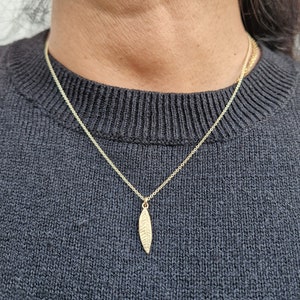 Collana con piume in oro 14k, collana con piume boho, gioielli in oro massiccio, delicata collana in oro, collana con ciondolo con piume, ispirata alla natura
