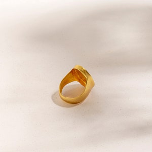 Large Signet Ring, Gold Signet Rings for Women, Oval Signet Ring, Patterned ring, Big rings For Women, Textured Ring, Unique Rings for Her image 4