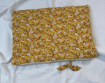 14 Inch Laptop Sleeve, Handmade Quilted Cotton Laptop Case, Padded Zippered Laptop Bag