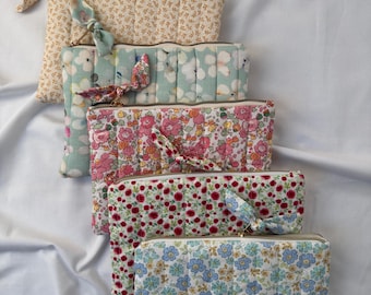 Handmade Cotton Cosmetic Bag 25 x 17 cm – Quilted Makeup Pouch with Zipper, Colorful Gift Idea