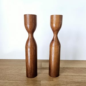 Vintage MCM Wooden Teak Candlestick Set of 2. Danish Design Tall Turned Wood Candlestick. Teak Wood 60s 70s Retro Mid Century Home Decor