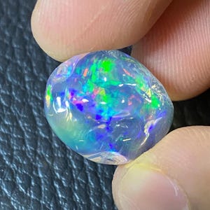 12.30 Karat, mexikanischer Wasseropal, Feueropal, Freeform, mexikanischer Feueropal, Unikat, echter mexikanischer Feueropal, AAA-Qualitätsopal.