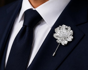 Wedding Boutonnière for the Groom, Best Man's Flower Lapel Pin, Elegant Men's Wedding Accessory