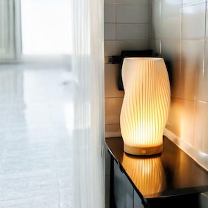 Vintage Bedside Table Lamp: Antique Night Light Decor