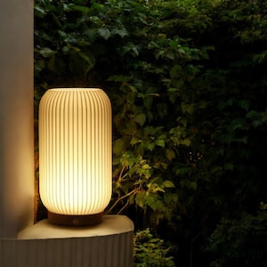 Lampe de table moderne - Lampe de bureau minimaliste en forme de champignon pour une décoration de bureau à domicile, grande lampe LED Helios, lampe de chevet contemporaine, idée cadeau unique