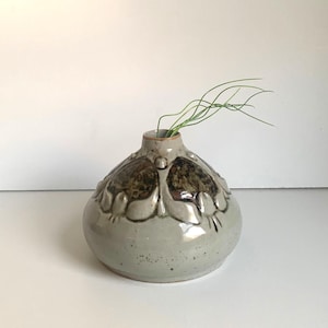 1982 Flat Earth Sculpted Band Stoneware Pottery Weed Pot Vase