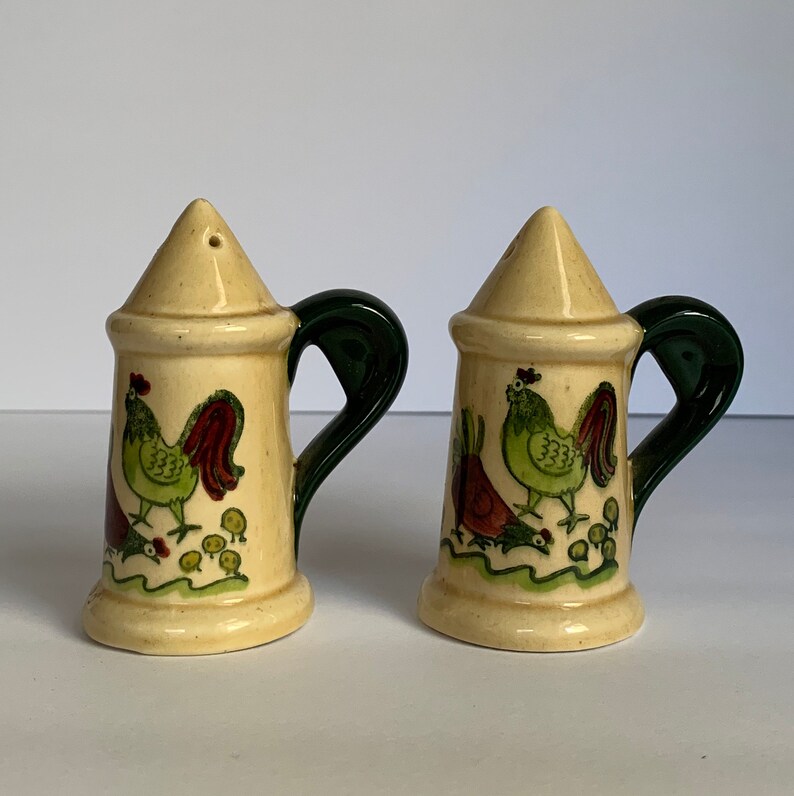 Metlox Poppytrail Homestead Rooster Salt and Pepper Shakers