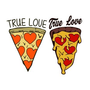 Puede incluir: Dos rebanadas de pizza con corazones rojos como topping. El texto "True Love" está escrito encima de cada rebanada.