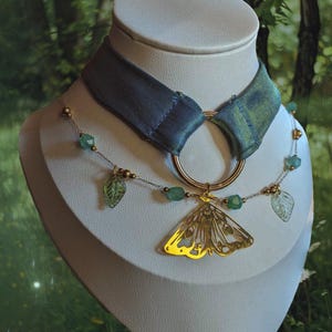 Choker, collana, Fairycore, farfalla dorata, collana elfo della foresta verde, fantasy medievale, festival boho rave