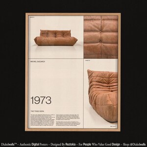 以下が含まれることがあります： 1973年にミシェル・デュカロイがデザインした、茶色の革製のトゴソファが描かれたヴィンテージポスター。ポスターは木製のフレームで、"ミシェル・デュカロイ"、"1973"、"トゴソファ"、"Dialedwalls"のテキストが含まれています。