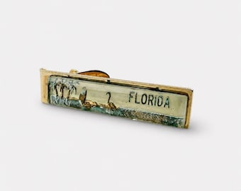 Vintage Florida Souvenir Tie Bar, Mid Century Scenic Tie Clip, Palm Tree Pelican Beach Scene, Gold Tone Mens Jewelry, Retro Travel Memorabil