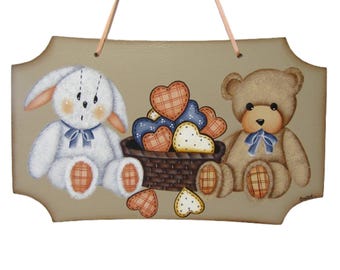 Arte de pared de conejito y oso pintado a mano con canasta de corazones