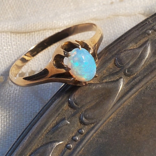 Antique gold filled genuine opal cabochon solitaire ring