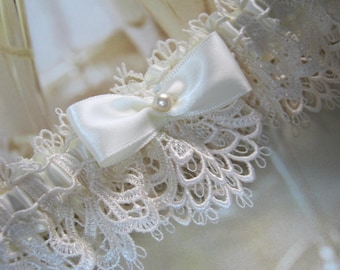 Ivory Venice Lace Garter