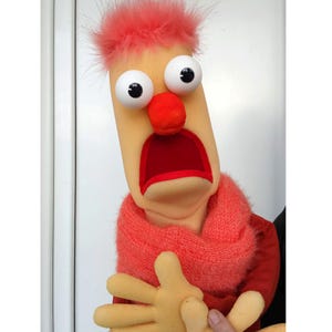 Burattino da ventriloquo fatto a mano: burattino da becher con testa rossa, strumento educativo in stile Muppet, ispirato ai Muppet