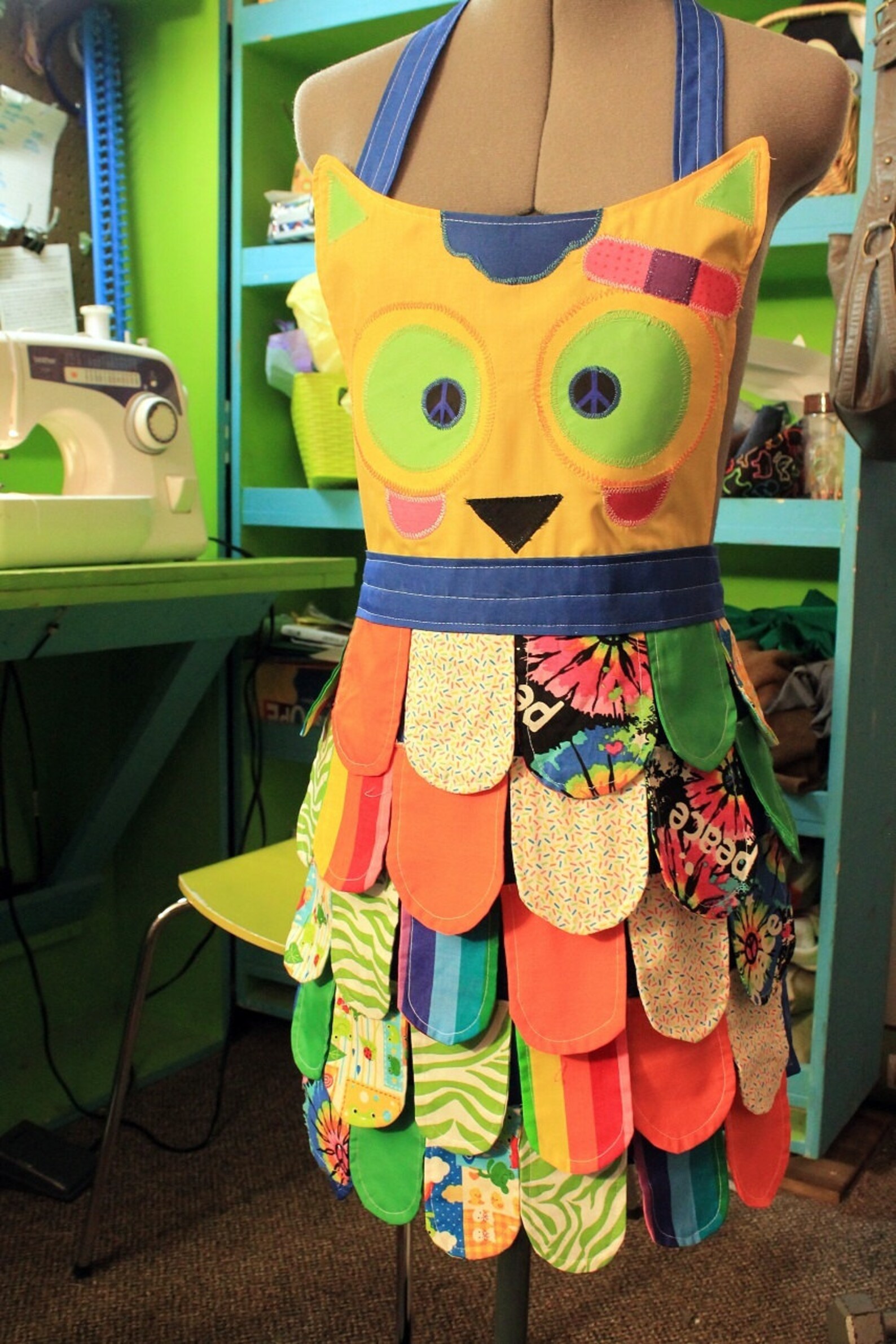 SEWING PATTERN // SALE// Nerdy // Classic // Rainbow Owl Apron Etsy