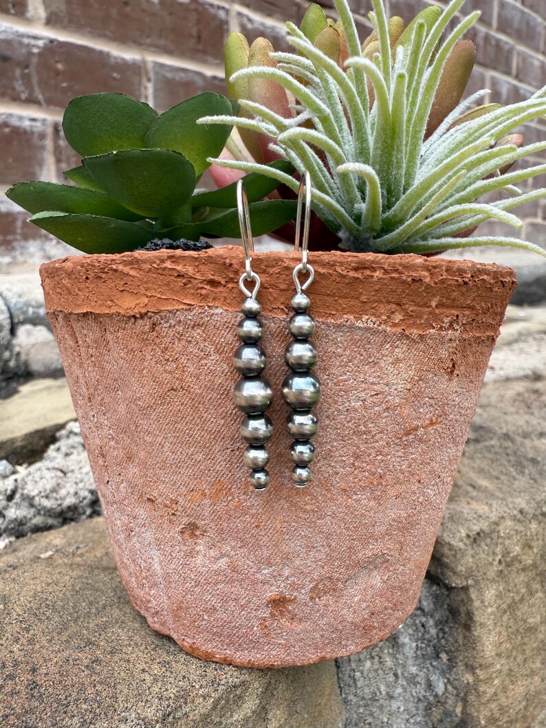 Oxidized Sterling Silver pearl earrings, graduated Style, western jewelry, gift. bild 4