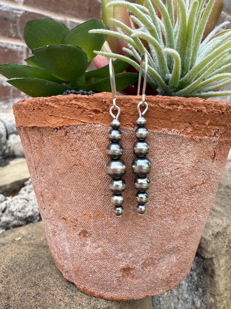 Oxidized Sterling Silver pearl earrings, graduated Style, western jewelry, gift. bild 5