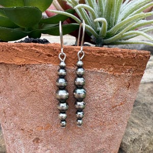 Oxidized Sterling Silver pearl earrings, graduated Style, western jewelry, gift. bild 1