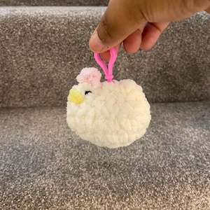Porte-clés poulet au crochet | Porte-clés poulet fait main | Charm de sac animal mignon | Mini porte-clés en peluche au crochet | Cadeau animal de la ferme