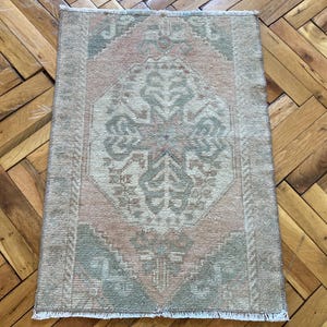 1.6x2.2ft, Faded Pink rug, Small rug, Turkish rug, Vintage rug, Pale rug, Ethnic rug, Boho rug, Doormat rug, Oushak rug, Wool rug, Bath rug