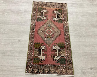Pink rug, Vintage small rug, Turkish rug, Antique rug, Rustic rug, Wool rug, Oushak rug, Bohemian rug, Doormat rug, Bath rug, 1.7x3.4 ft