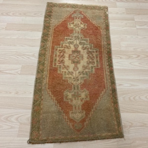 1.5x3ft, Turkish rug, Vintage rug, Small Pink rug, Faded rug, Pastel rug, Bohemian rug, Antique rug, Bath rug, Doormat, Oushak Wool rug