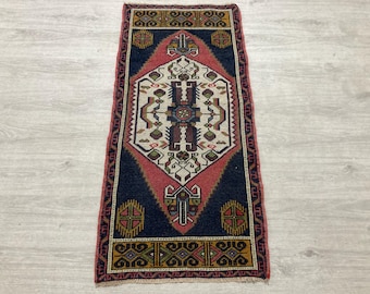 2x4 Pink rug, 2x4 Turkish rug, 2x4 Vintage rug, Small rug, Anatolian rug, Wool rug, Oushak rug, Boho rug, Doormat, Entryway rug, 1.9x4.1 ft