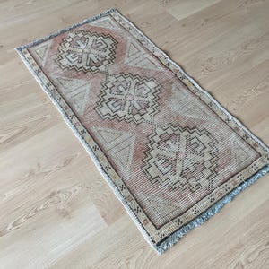 Turkish rug, Vintage mini rug, Neutral rug, Faded rug, Wool rug, Boho rug, Doormat rug, Oushak rug, Pink rug, Pastel rug, Bath rug, 1.5x3 ft