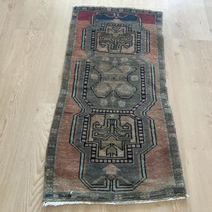 1.5x3.1ft, Small Pink rug, Turkish rug, Vintage mini rug, Rustic rug, Bohemian rug, Faded rug, Doormat rug, Oushak rug, Wool rug, Bath rug