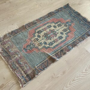 50x90 cm, Kleiner Rosa Teppich, Vintage Mini Teppich, Türkischer Teppich, Antiker Teppich, Handgewebter Teppich, Handgestrickter Teppich, Handgestrickter Teppich, Oushak Wollteppich, Küchenteppich