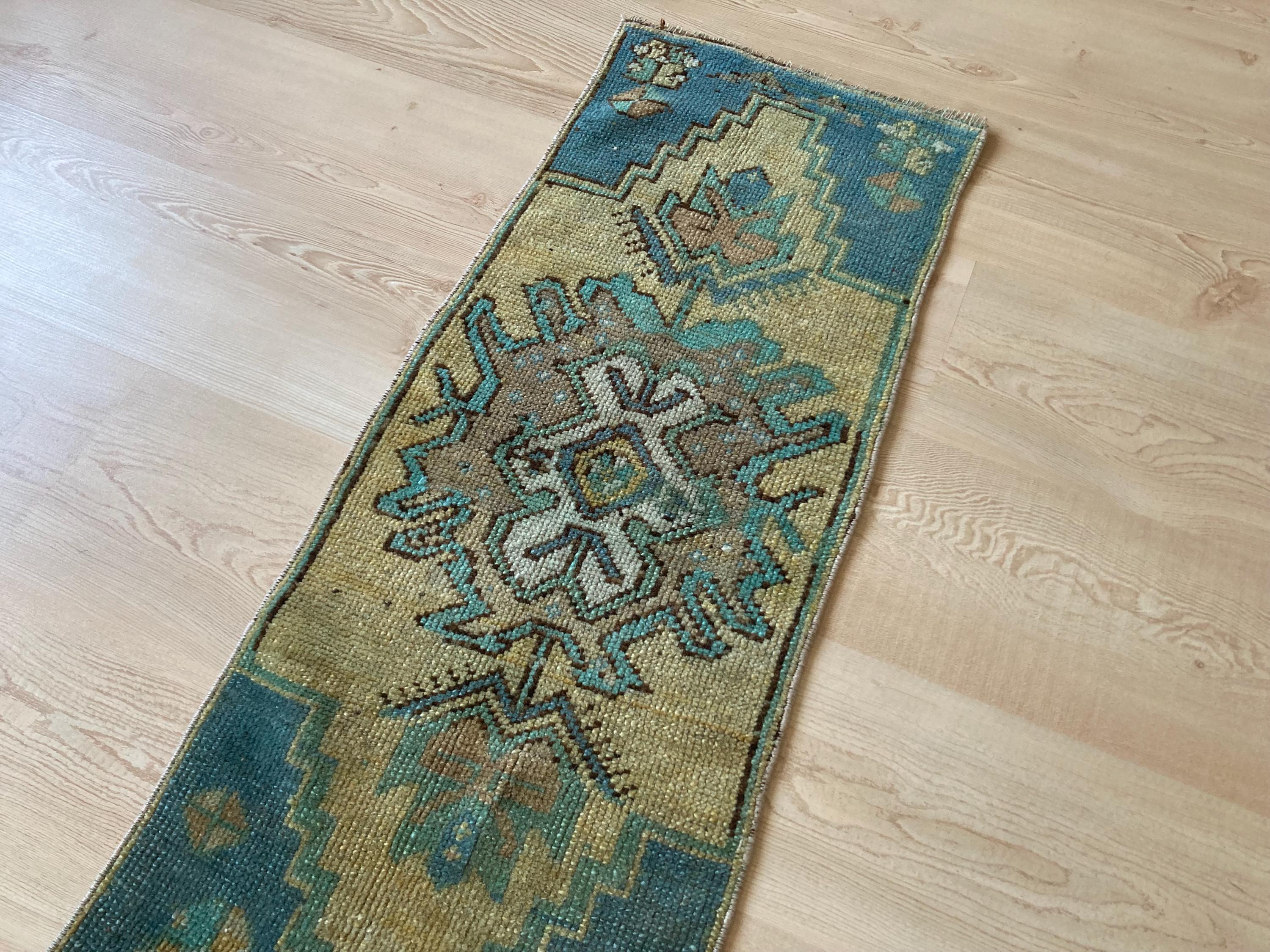 小さな黄色のラグ、ヴィンテージのミニラグ、トルコラグ、ボヘミアン