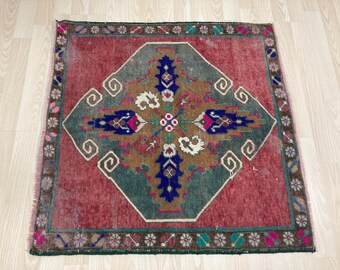 Vintage Turkish Mini Rug: Handwoven Anatolian Wool, Magenta