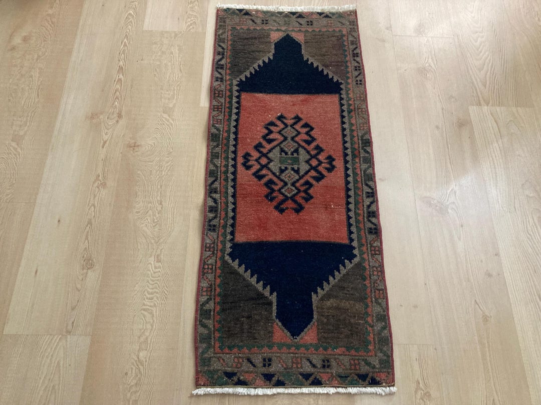 1.4x3.5ft, Turkish Mini Rug, Bohemian Rug, Vintage Rug, Small Pink