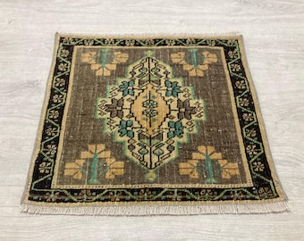 Square rug, Rustic rug, Vintage mini rug, Turkish rug, Wall decor rug, Oushak rug, Small Brown rug, Wool rug, Doormat, Bath rug, 1.5x1.8ft