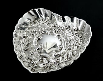 Hallmarked Victorian Small Sterling Silver Heart Shaped Trinket Dish dated 1898 - 16.7 grams, Solid Silver, Ring Tray, Ring Storage