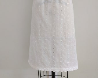Ausgebogter Ösen-Slip aus weißer Baumwolle mit Öse, für Hochzeiten und Brautjungfern