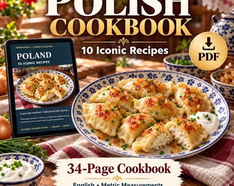Puede incluir: Un libro de cocina polaco digital en PDF con 10 recetas icónicas. La portada muestra un plato de pierogi cubierto con cebollas caramelizadas y cebollino. El texto incluye POLISH COOKBOOK, 10 Iconic Recipes, 34-Page Cookbook, English Metric Measurements.