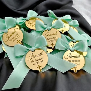 Gepersonaliseerde doopnaamkaartjes - gegraveerde acryl ronde kruislabels - aangepaste babyshower en doopdecoratie - bulkopties beschikbaar